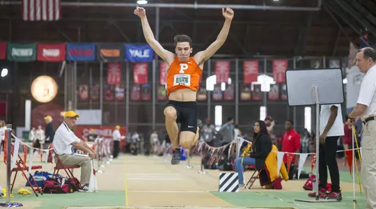Kiles Wins Pole Vault on Day 1 of #IvyHeps