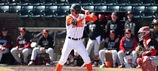 Baseball Drops 4-2 Decision to No. 4 Louisville