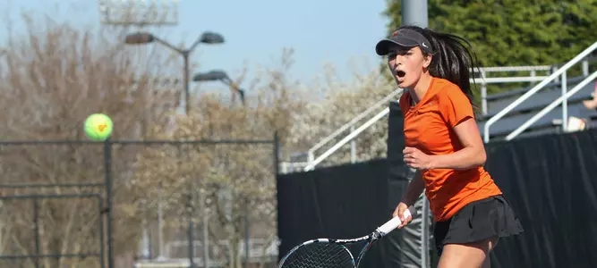 Women's Tennis Keeps Ivy Title Hopes Alive, Notches Win Over Columbia