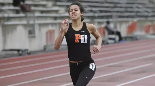 Women's Track Wins Six Events and Team Title at Outdoor Invite