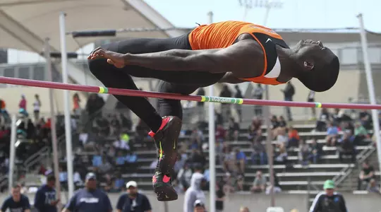 Bledsoe & Amokwandoh Score as Men Finish Fifth