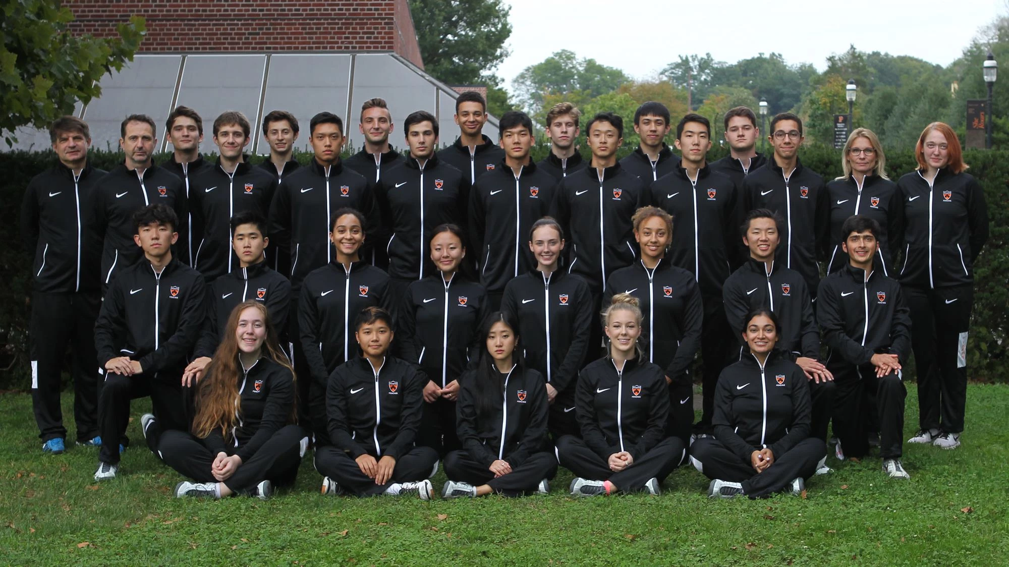 2018-19 fencing team photo
