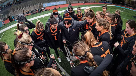 2020 Women's lacrosse team huddle at Columbia