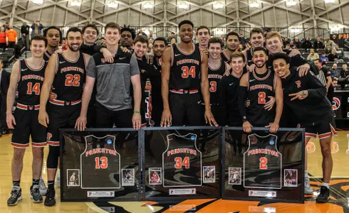MBB Team With Seniors