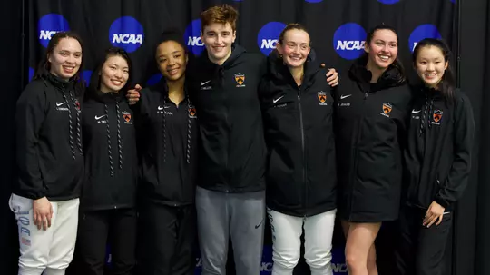 freshman fencers - class of 2023