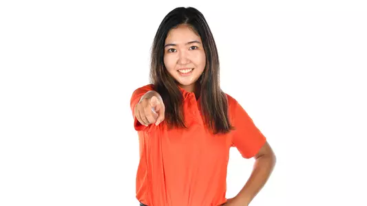 Julia Kashimura posed photo