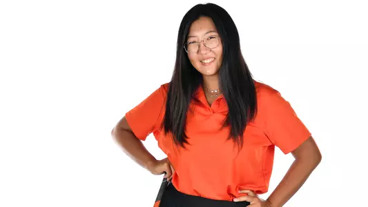 Grace Ni posed photo