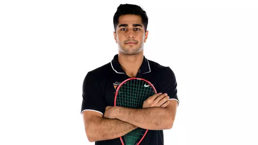 Maaz Khatri posed photo