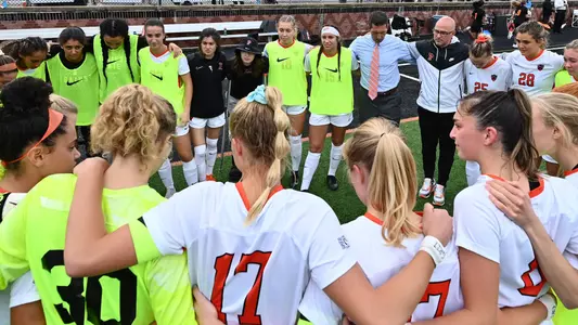 women's soccer team huddle photo