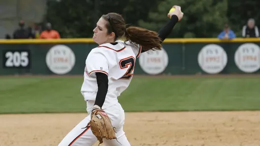 Kristen Schaus pitching