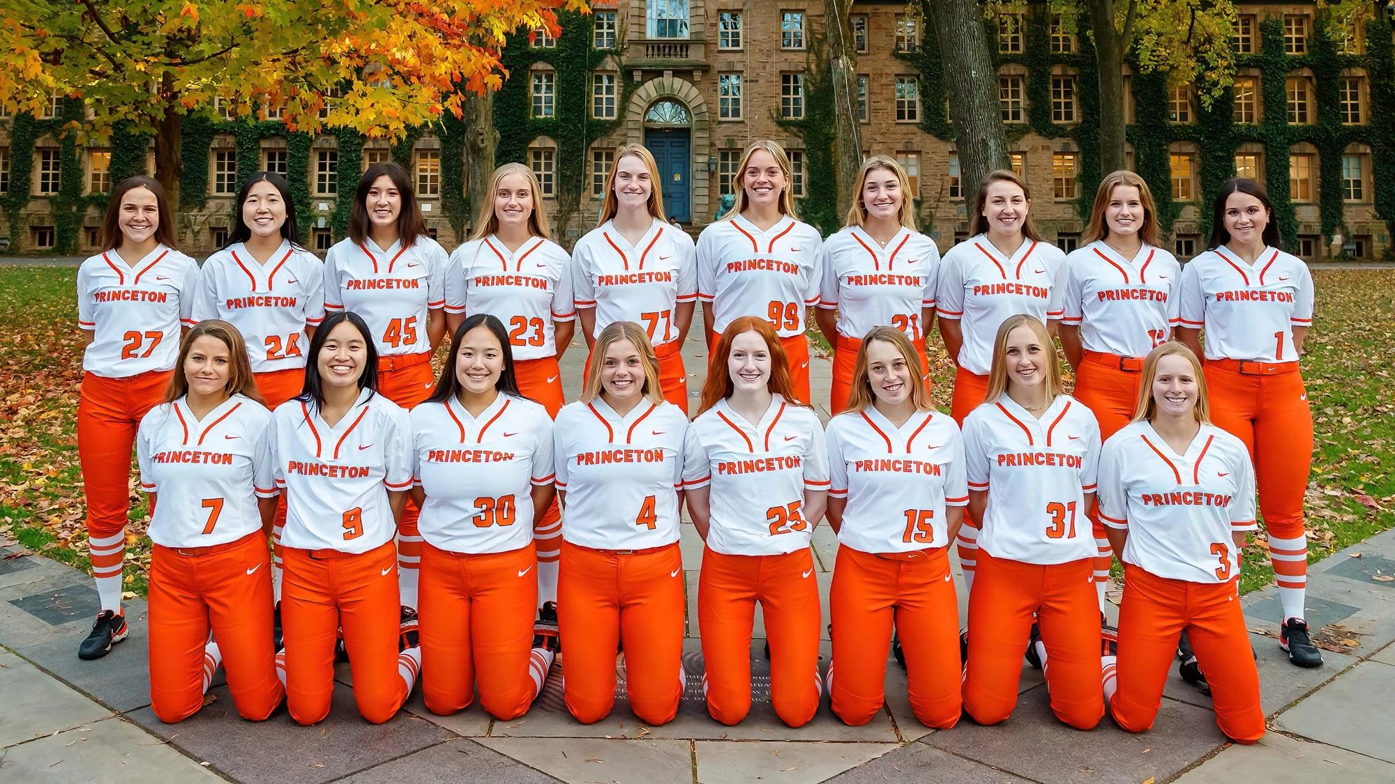 2022 softball team photo