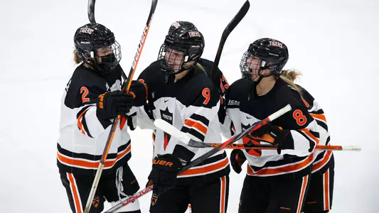 women's hockey group photo