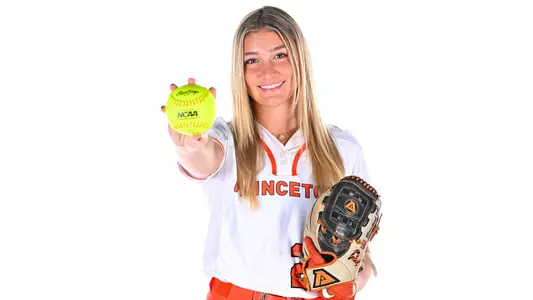 Ali Blanchard posed photo