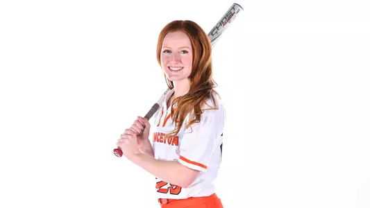 Madison Hamilton posed photo