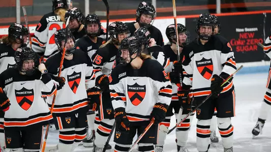 women's hockey group photo