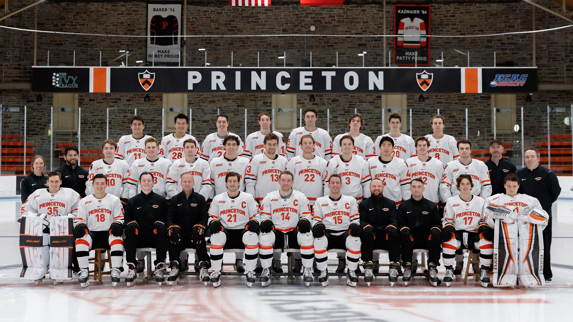 2022-23 Men's Hockey Team Photo