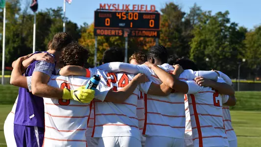2022 Men's Soccer Huddle at Roberts Stadium