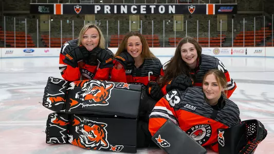 Princeton women's hockey Class of 2022 posed photo