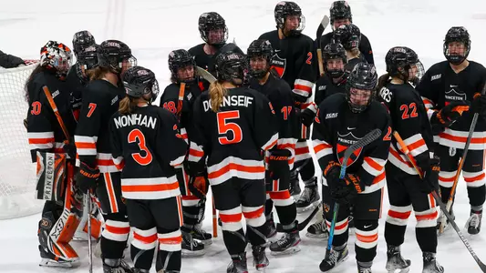 women's hockey team group photo