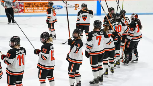 women's hockey group photo