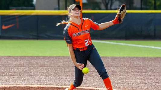 Ali Blanchard pitching photo