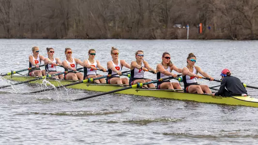 Women's Open Rowing varsity 8 2022 in Class of 1987 Trophy Race
