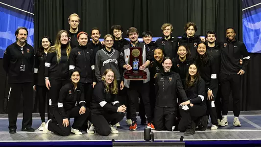 2022 NCAA fourth-place trophy team photo