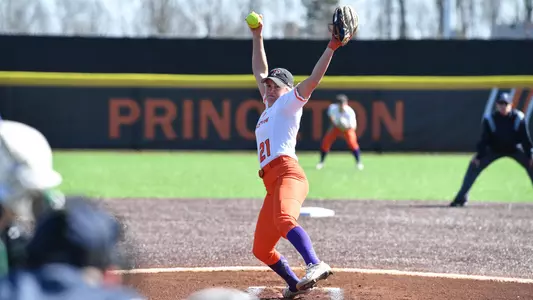 Ali Blanchard pitching photo