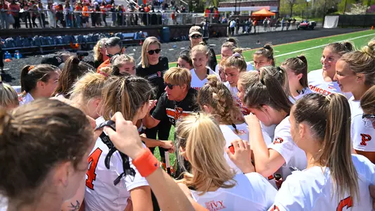 2022 Women's Lacrosse Huddle vs. Yale