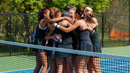 WOMEN'S TENNIS TEAM