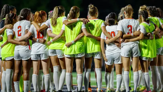 women's soccer huddle