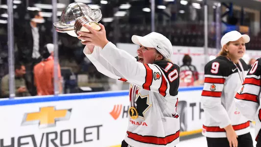 sarah fillier 2022 iihf trophy photo