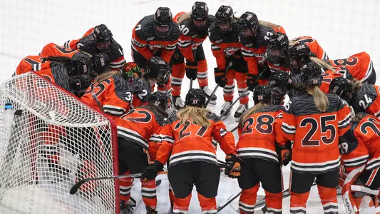women's hockey huddle photo