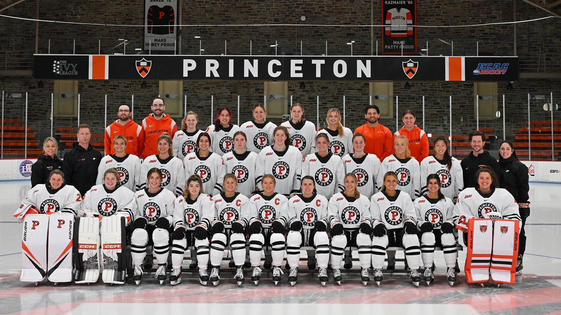 2023-24 women's hockey team photo