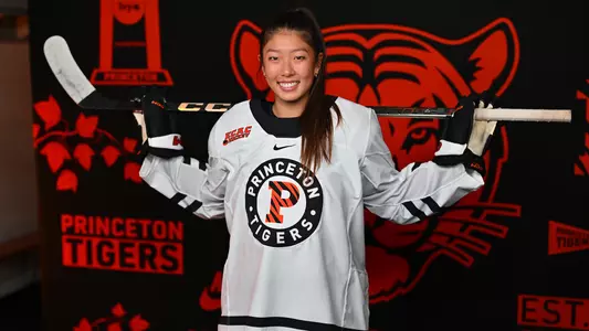 gabby Kim posed photo