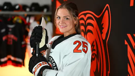 dominique cormier posed photo