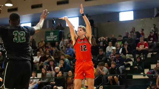 (Valley News / Report For America - Alex Driehaus) Copyright Valley News. May not be reprinted or used online without permission. Send requests to permission@vnews.com.