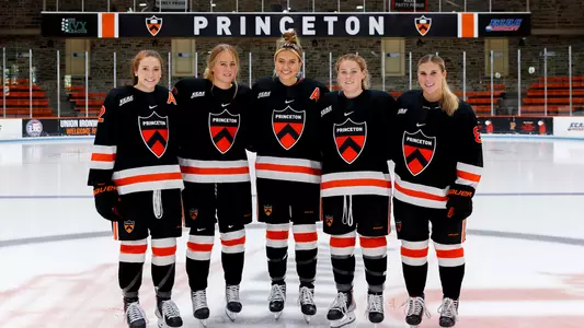 women's hockey senior posed photo