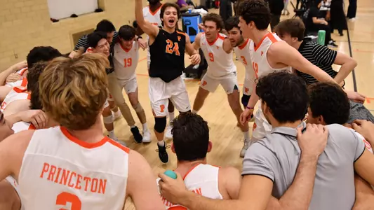 MEN'S VOLLEYBALL HUDDLE