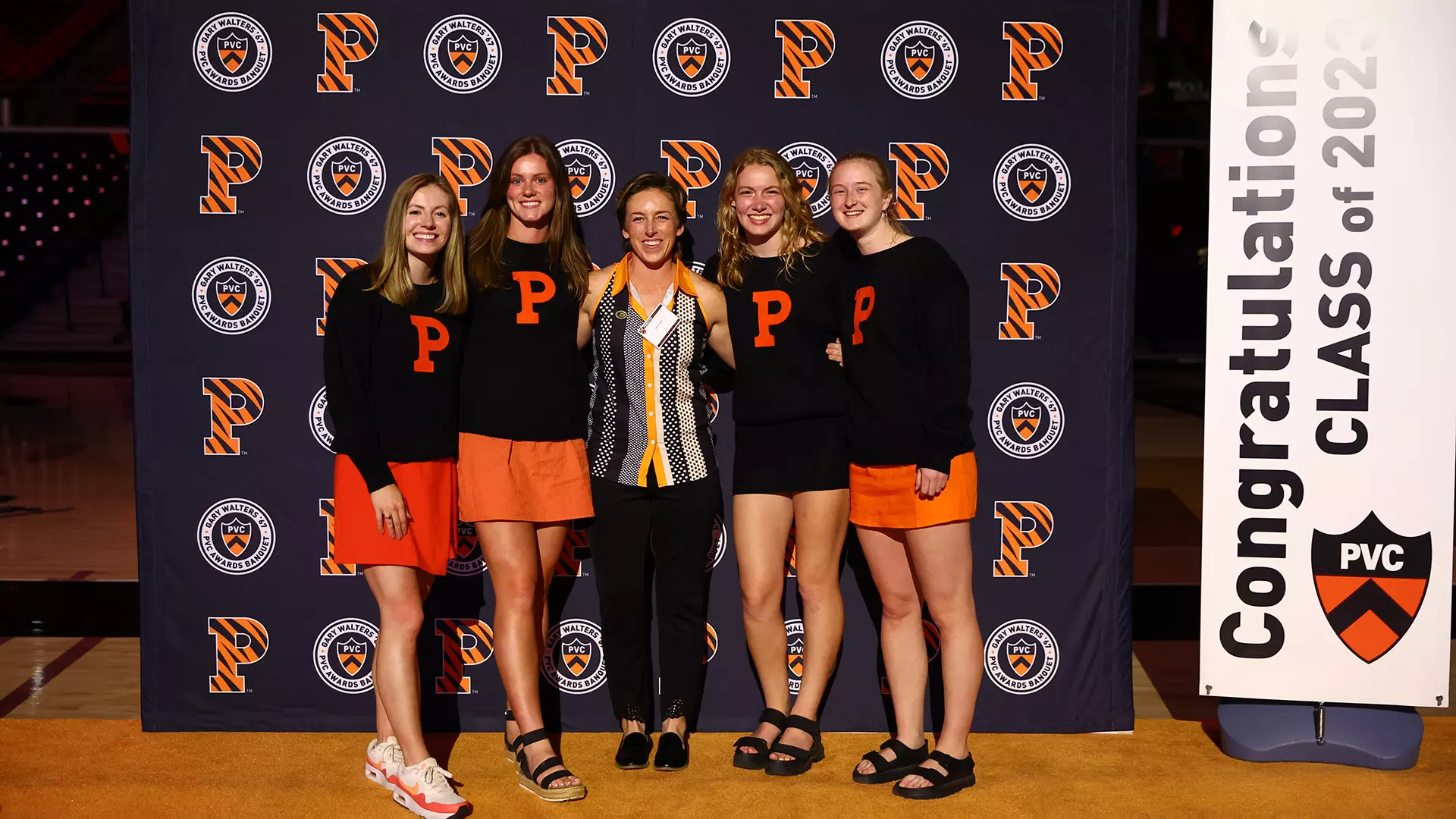 Banquet attendees posed photo