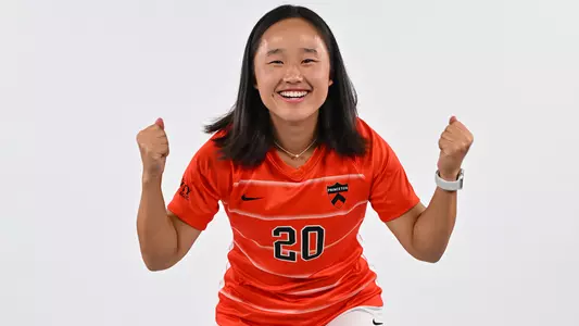 Aria Nagai posed photo