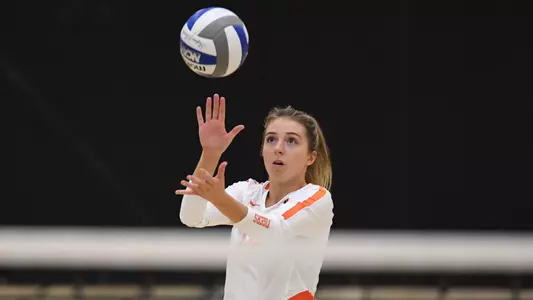 Ella Bunde Serving.