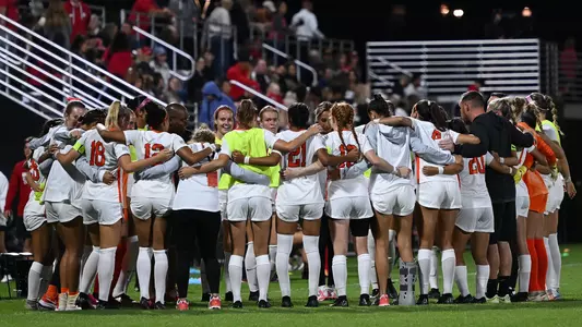 women's soccer huddle