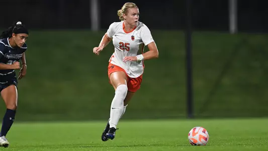 Kelsee Wozniak action photo