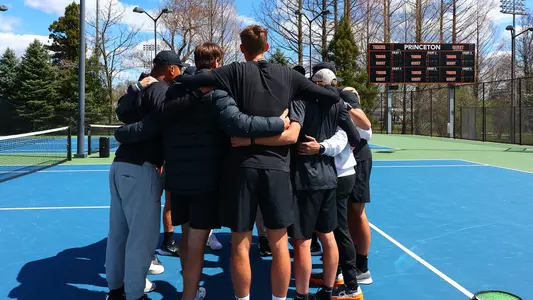 Men's Tennis Huddle