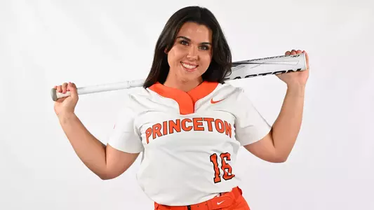 Lauren Pappert posed photo