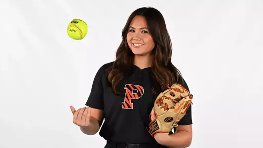 Jessica Phelps posed photo