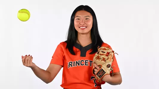 Sonia Zhang posed photo