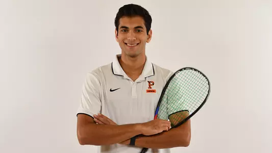 avi agarwal posed photo