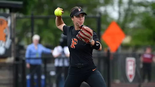 julia Dumais action photo